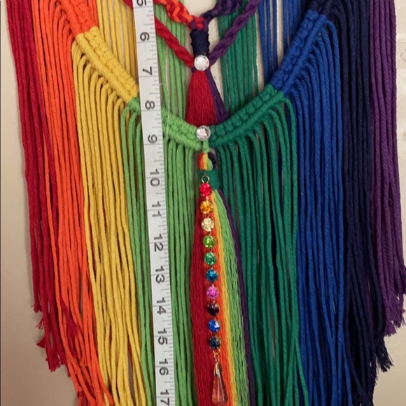 Handmade rainbow macramé wall decor - Picture 4 of 4